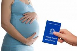Para o TST, o fato de empregada estar grávida, já é suficiente para a garantia da estabilidade provisória
